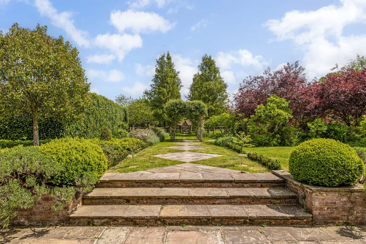 Wildwood Lane, Cranleigh, GU6, photo 41
