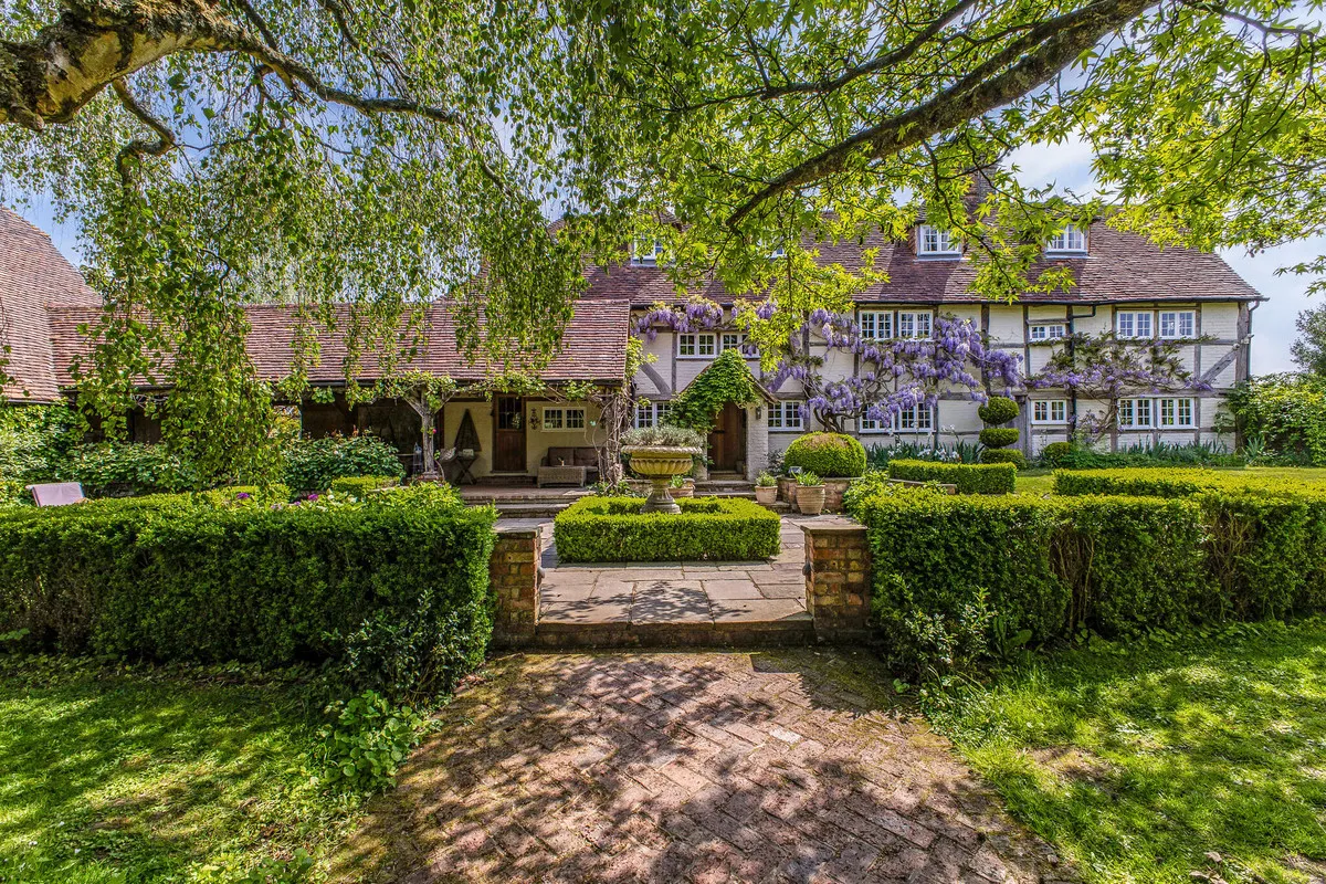 Wildwood Lane, Cranleigh, GU6, photo 2