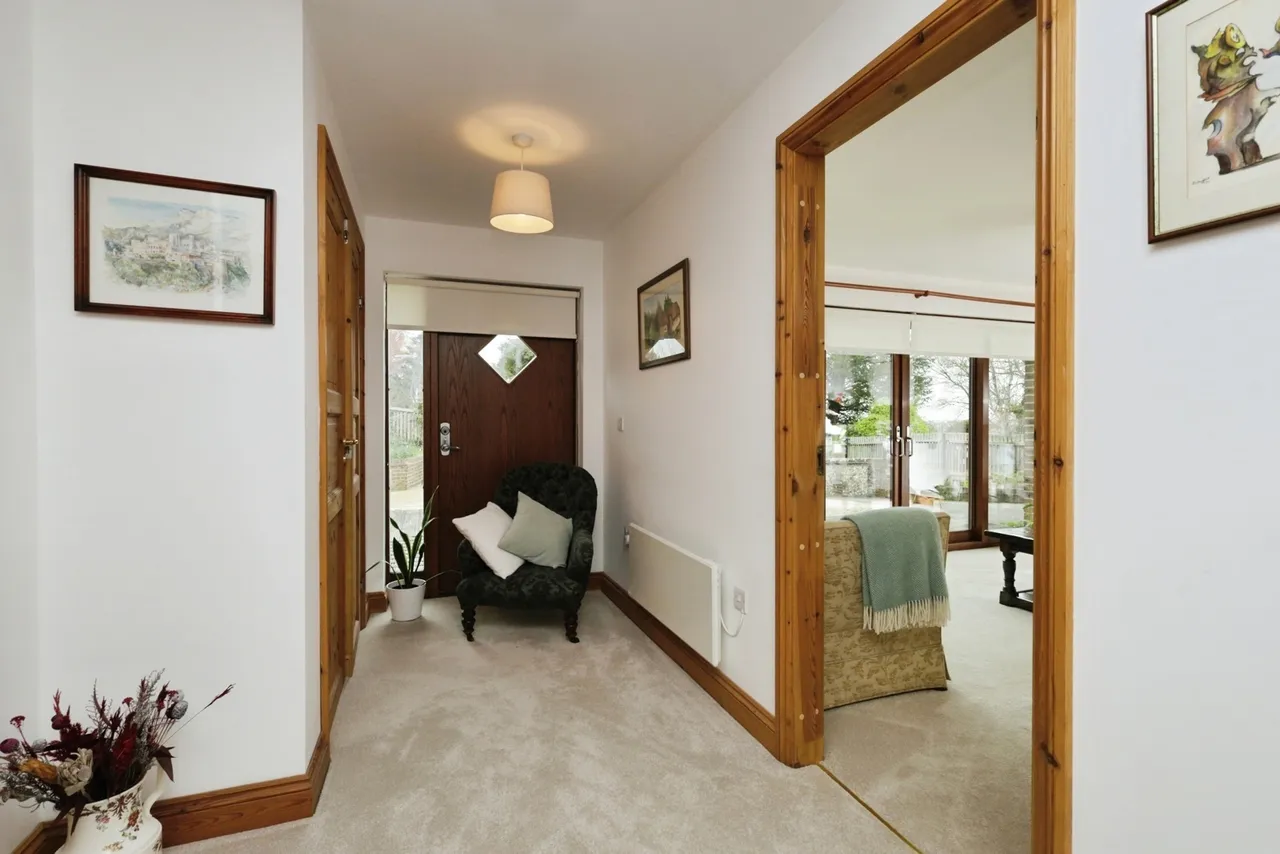 The Street, Offham, BN7, photo 6