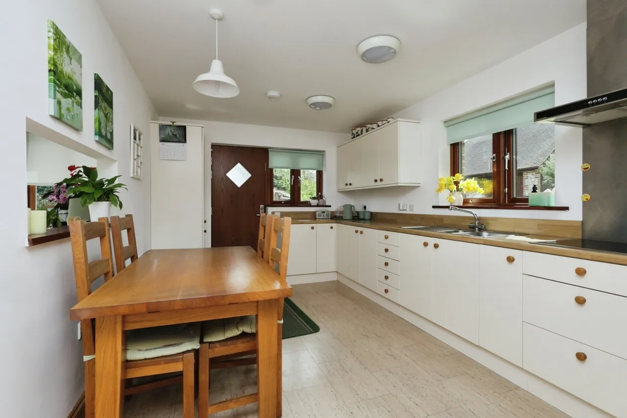 The Street, Offham, BN7, photo 4