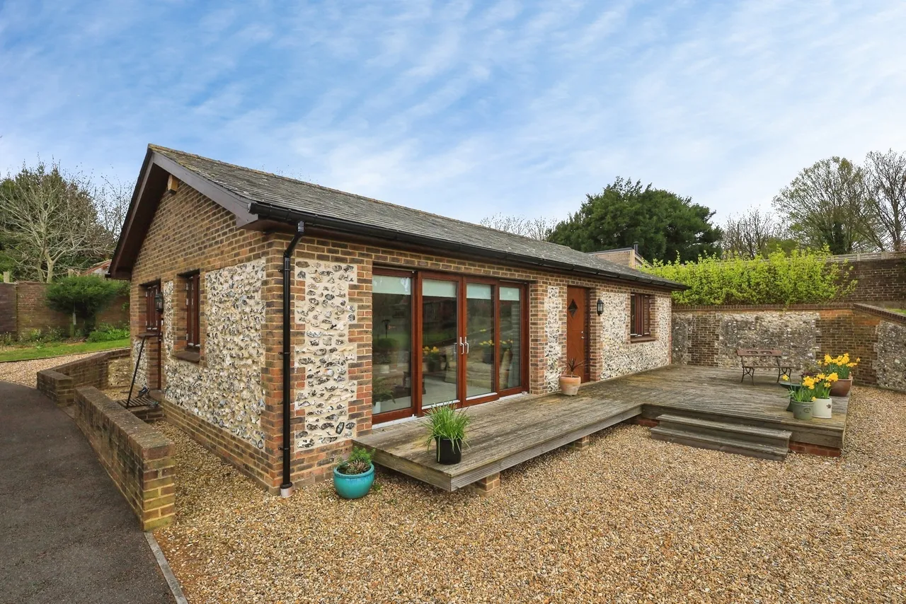 The Street, Offham, BN7, photo 17
