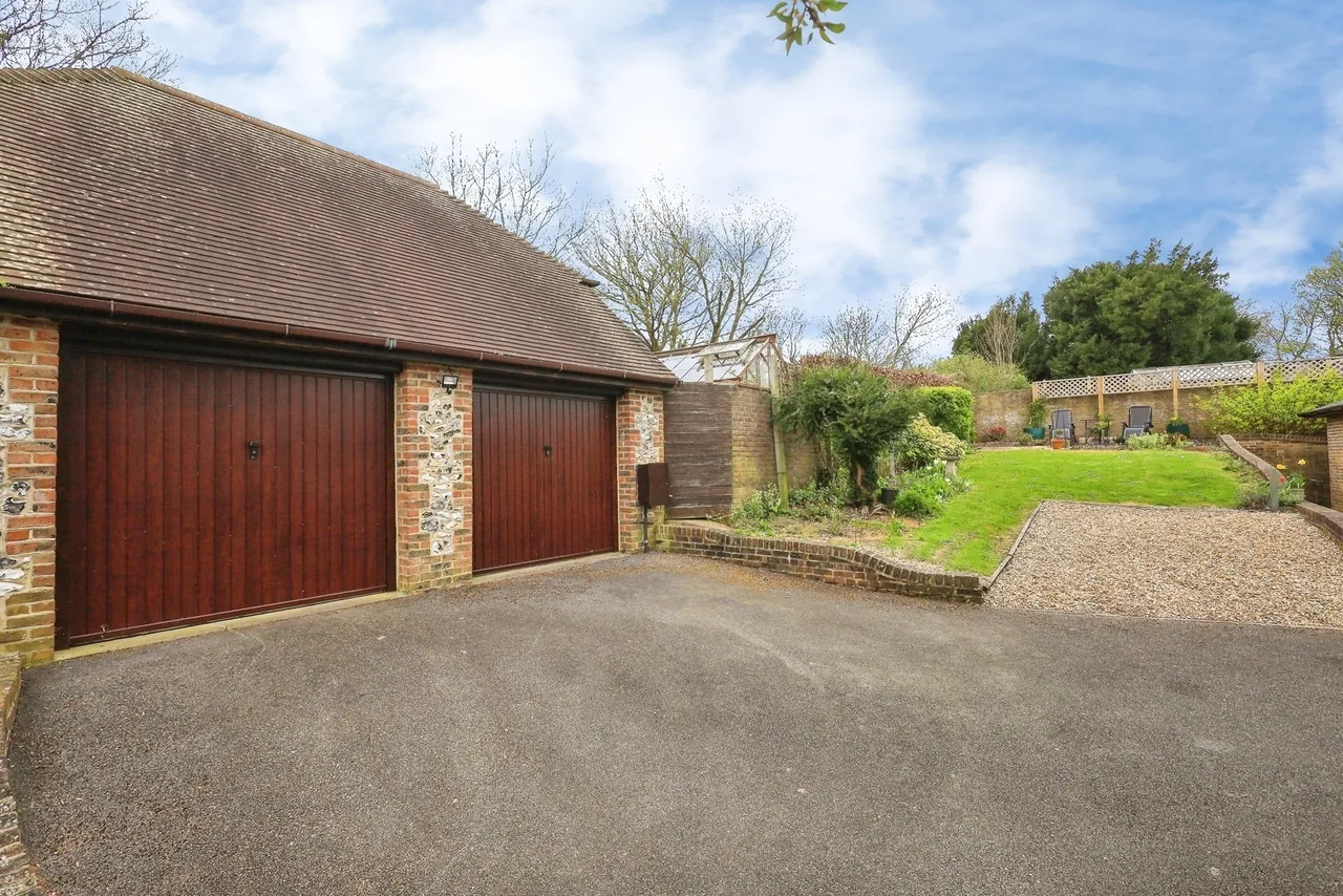 The Street, Offham, BN7, photo 13