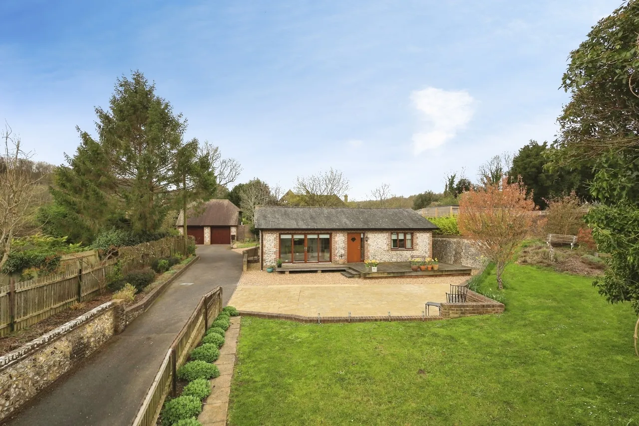The Street, Offham, BN7, photo 3