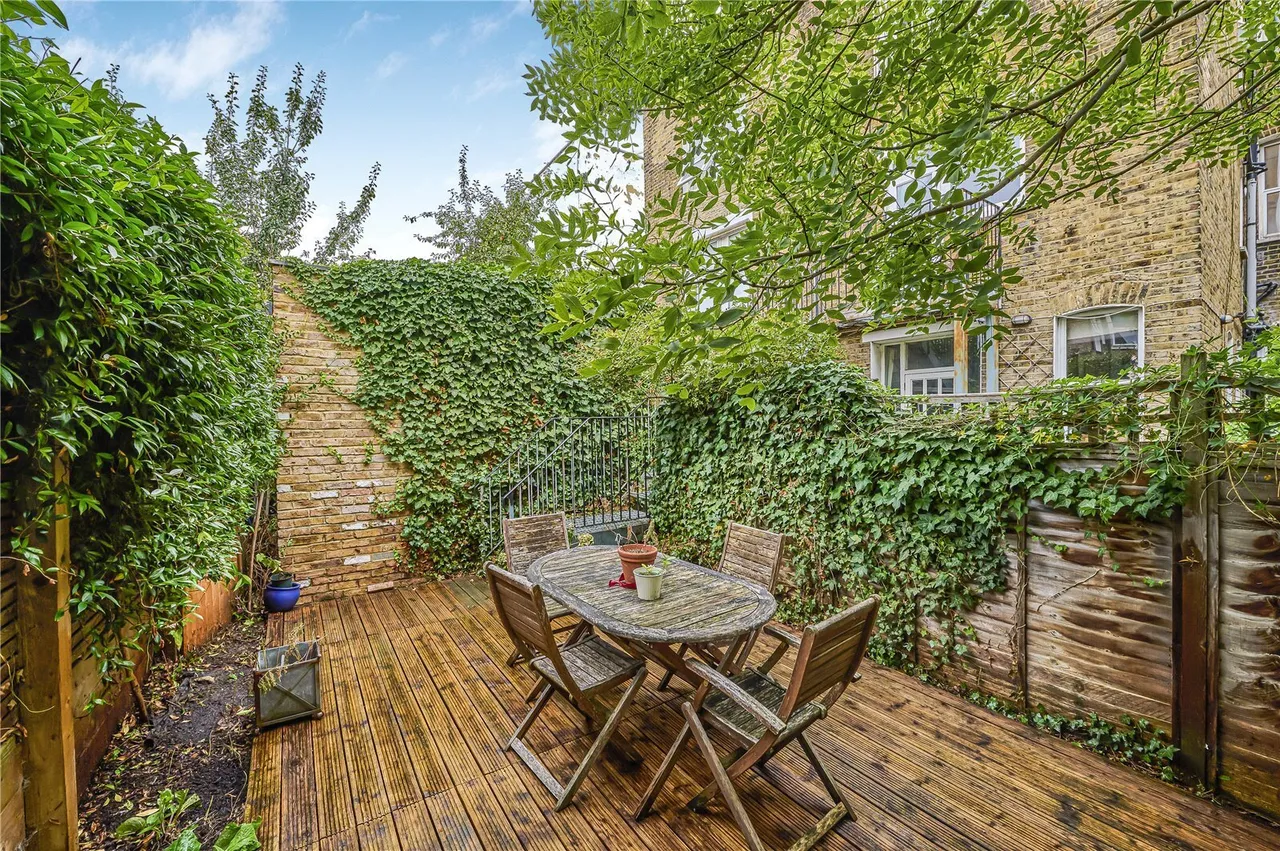 Wandsworth Bridge Road, Fulham, London, SW6, photo 2