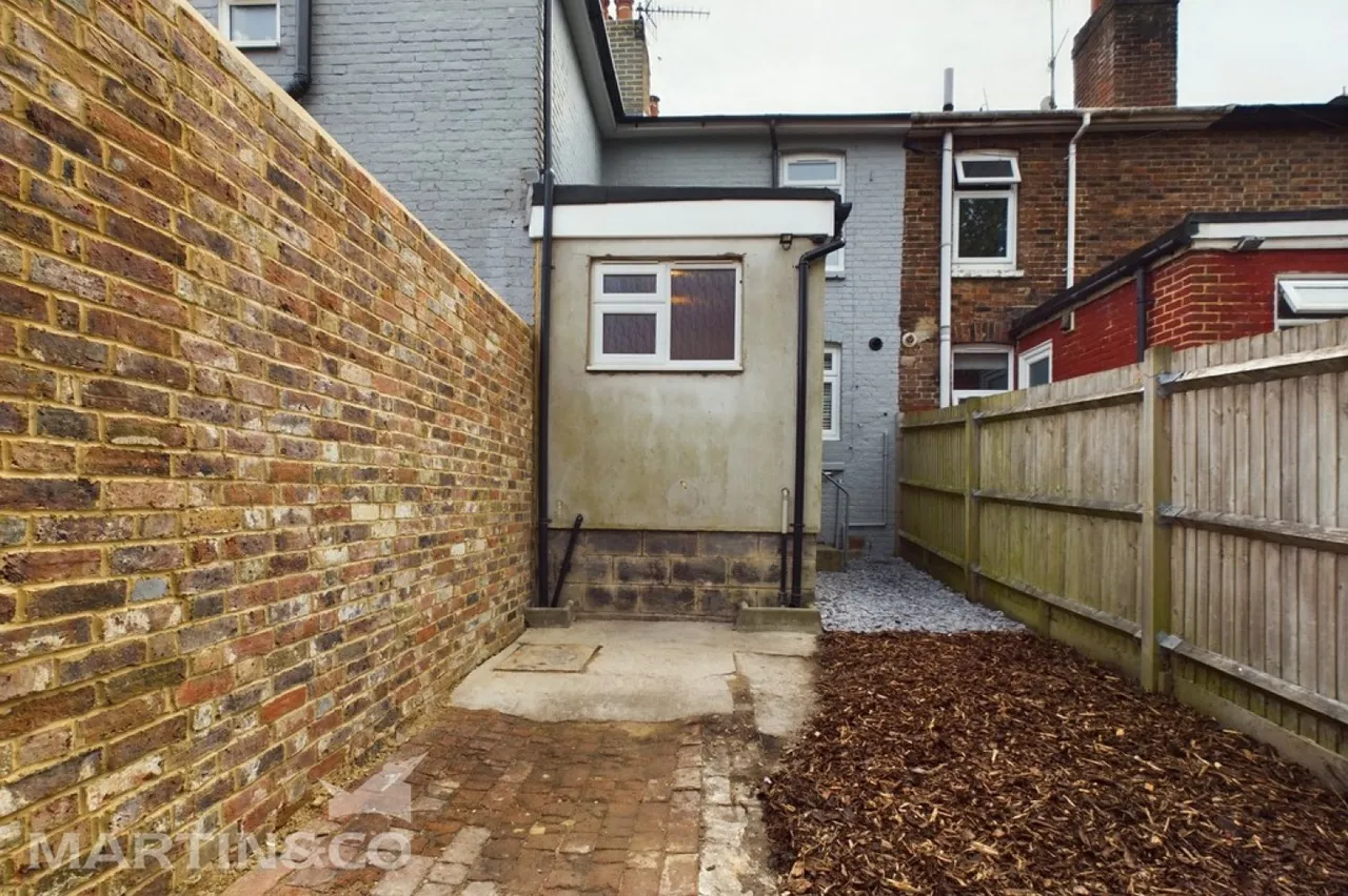 Victoria Road, TN1, photo 12