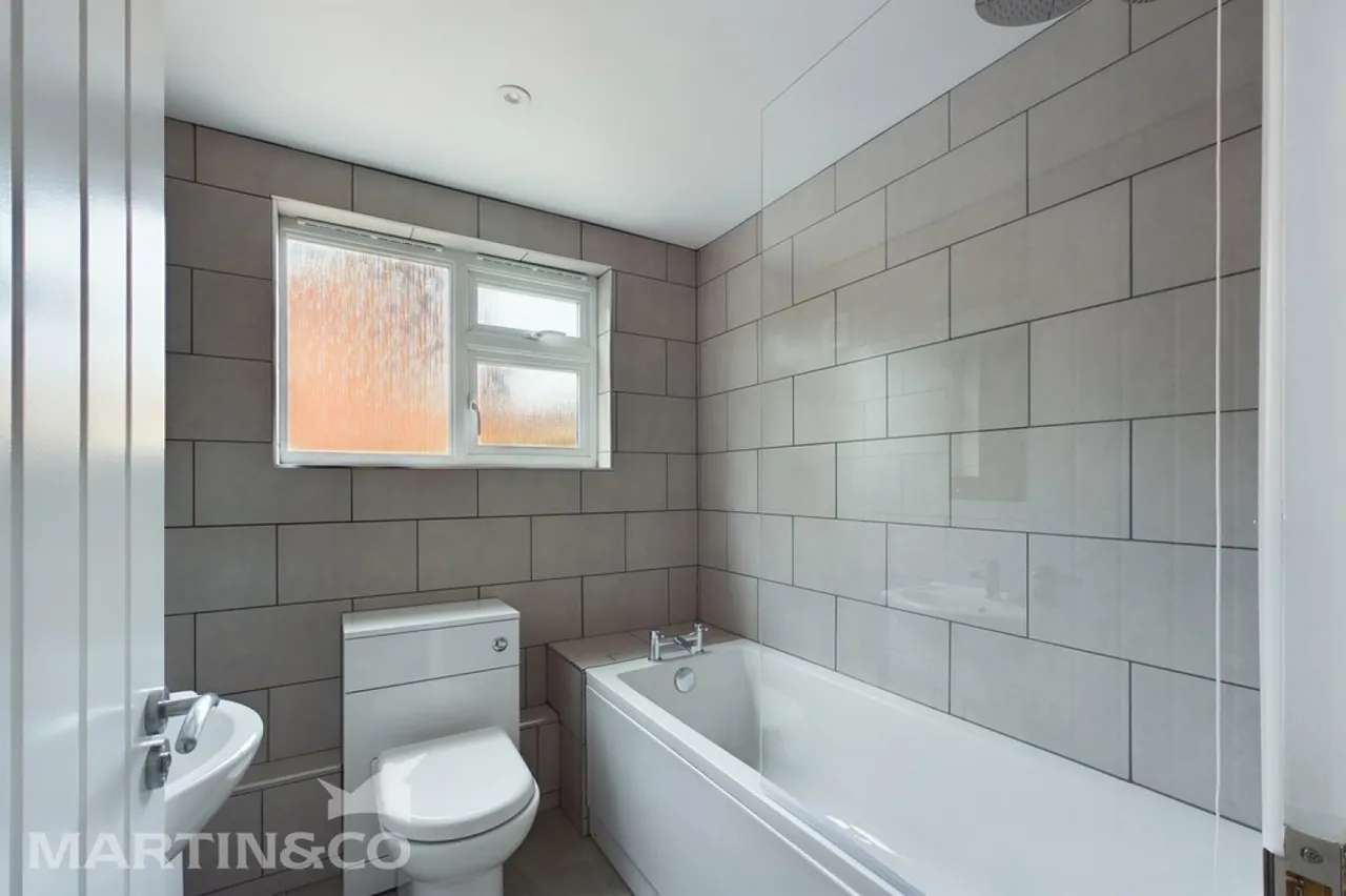 Victoria Road, TN1, photo 8
