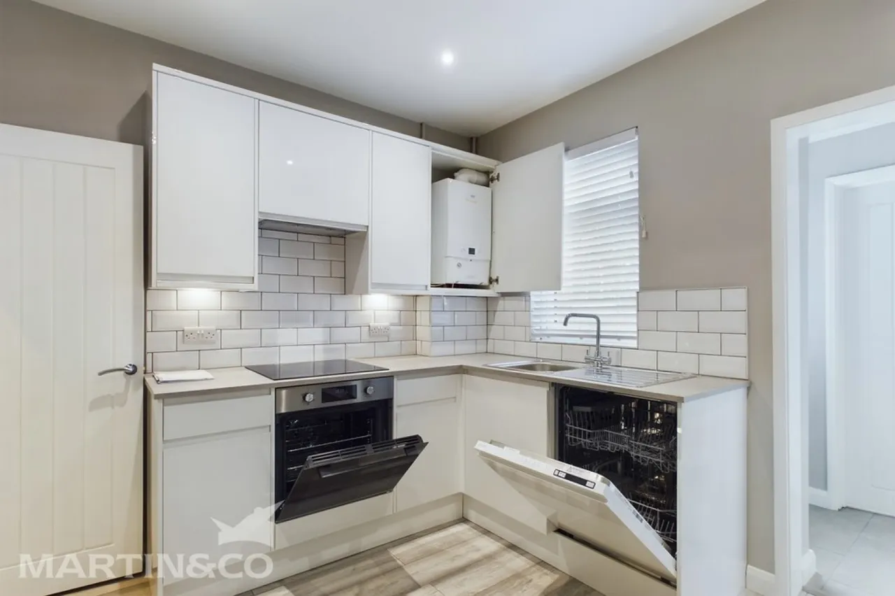 Victoria Road, TN1, photo 5