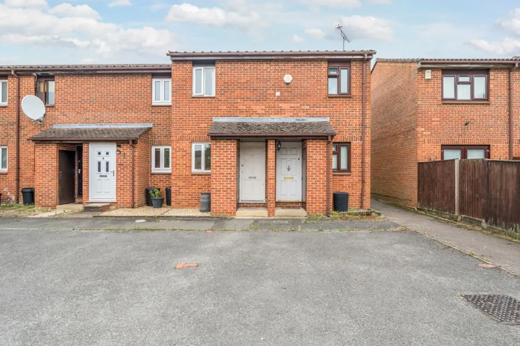 Newcourt, Hillingdon, UB8, photo 20