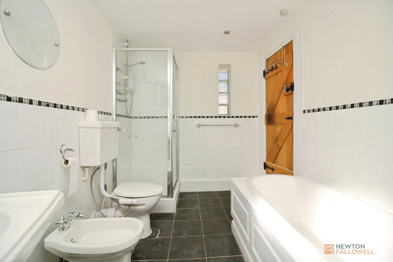 High Street, Syston, LE7, photo 23