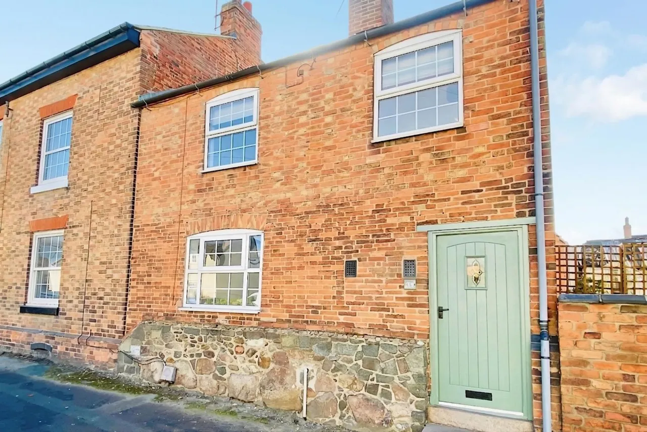 3 bed house for sale, High Street, Syston, LE7