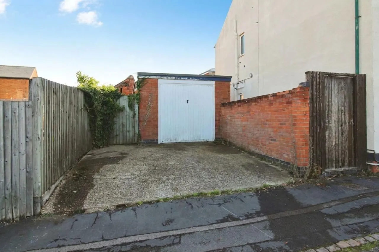 High Street, Syston, LE7, photo 26
