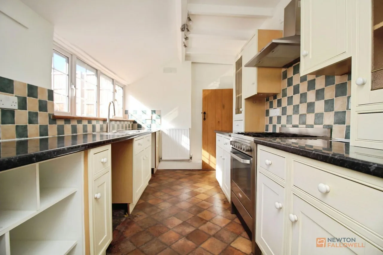 High Street, Syston, LE7, photo 8