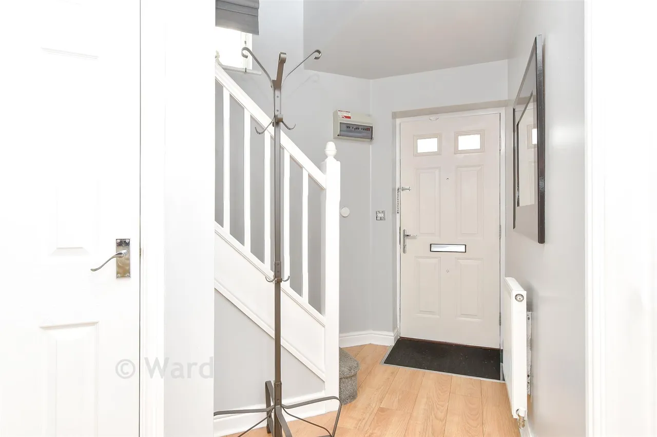 Cliffhouse Avenue, Minster On Sea, ME12, photo 6