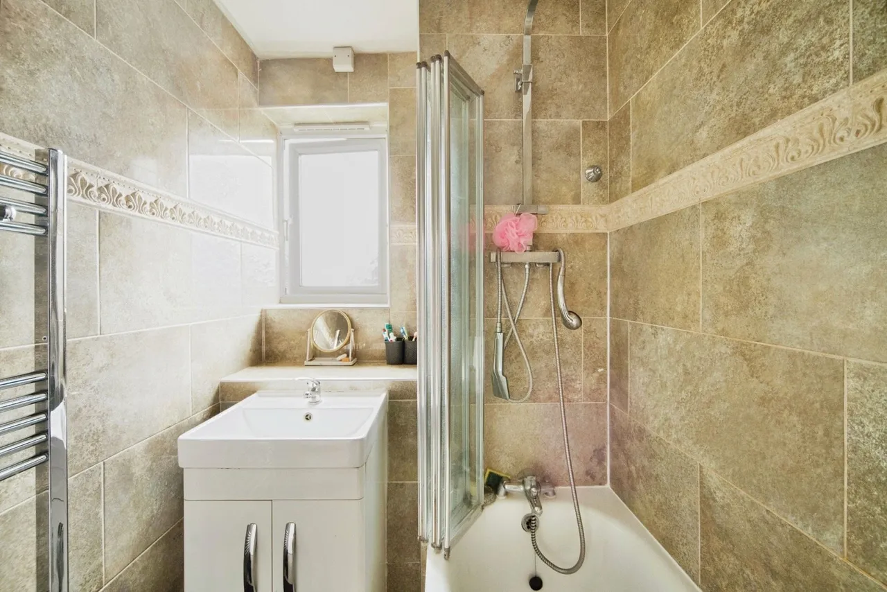 Greenhill Grove, London, E12, photo 12