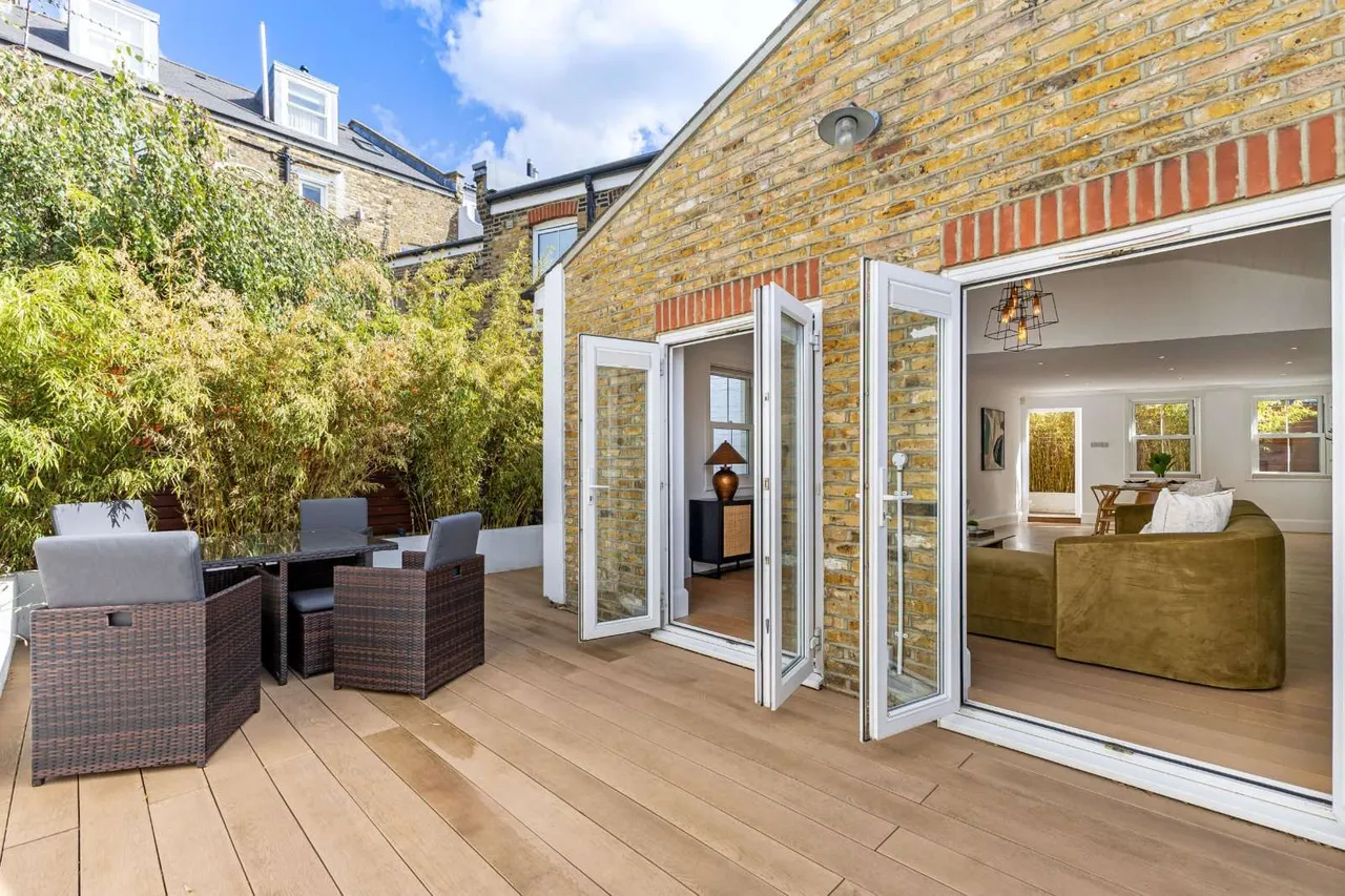Putney Bridge Road, Putney, London, SW15 2NY, photo 8