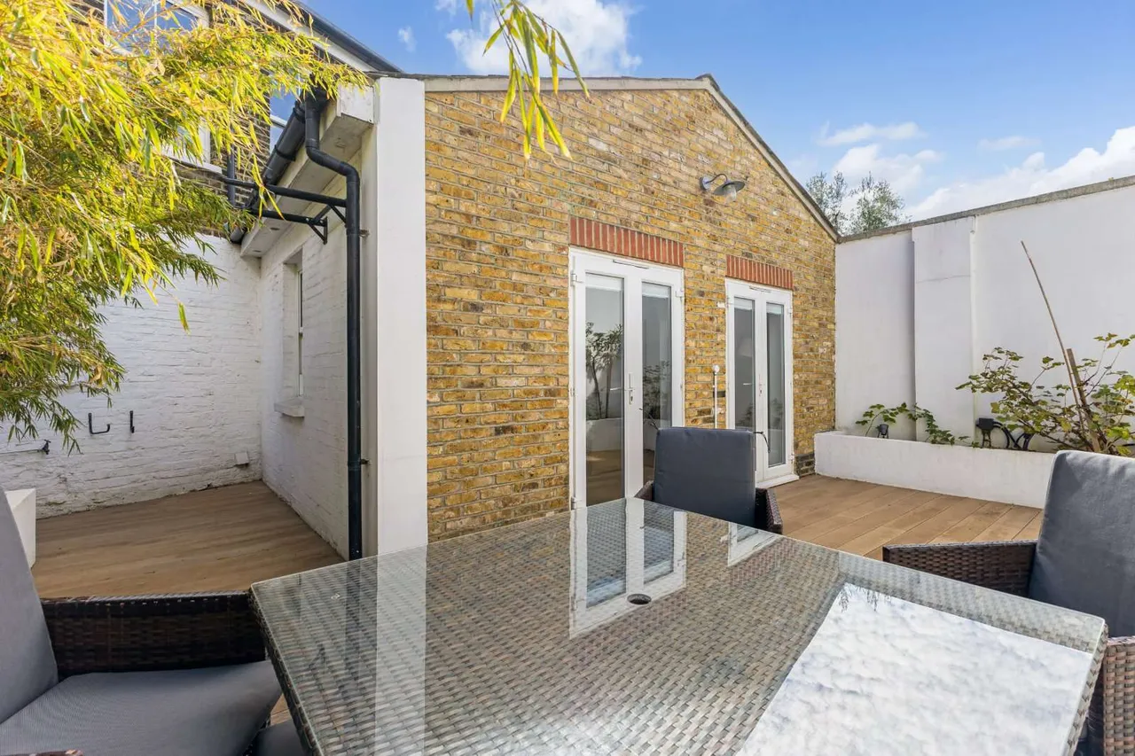 Putney Bridge Road, Putney, London, SW15 2NY, photo 10
