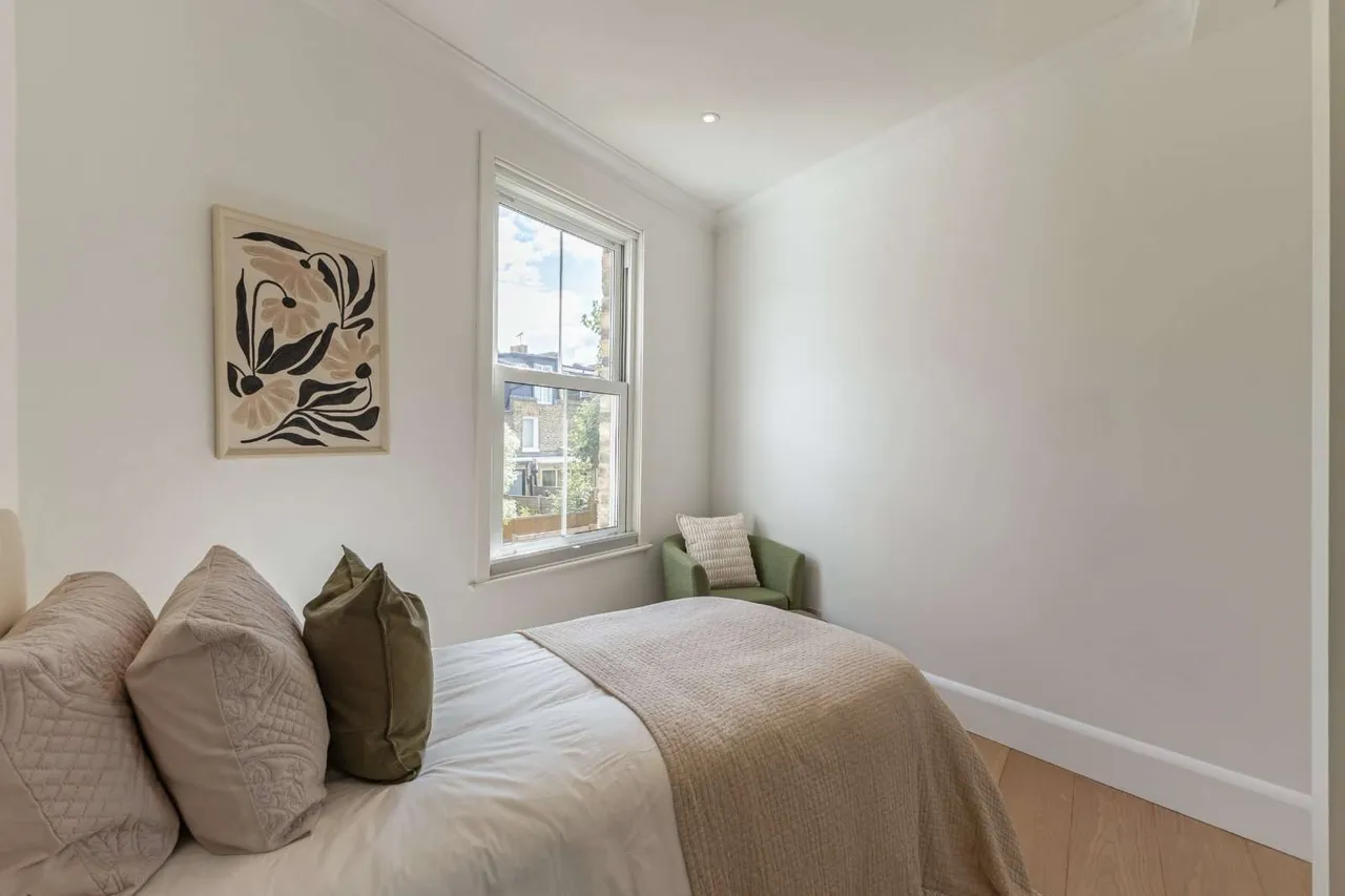 Putney Bridge Road, Putney, London, SW15 2NY, photo 11