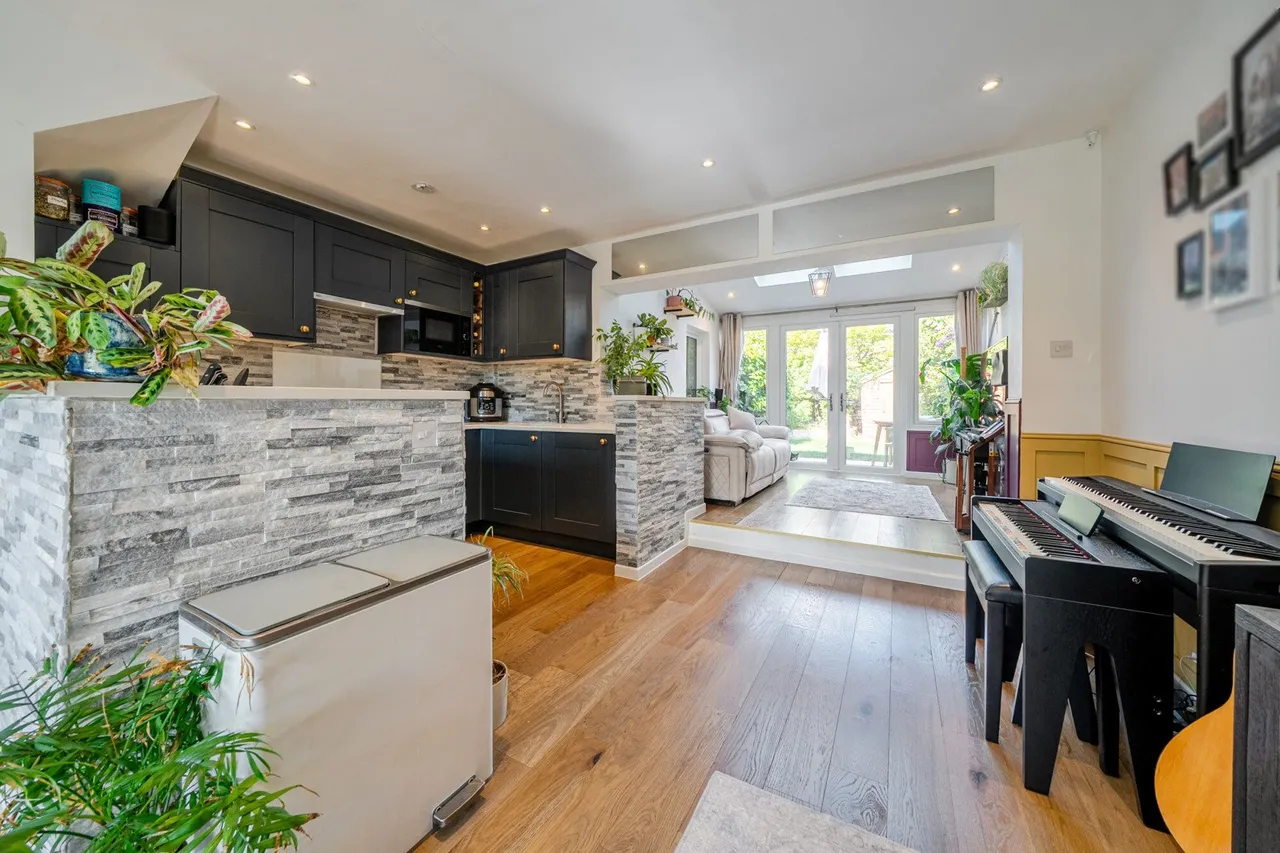 2 bed house for sale — Reed Close, SE12