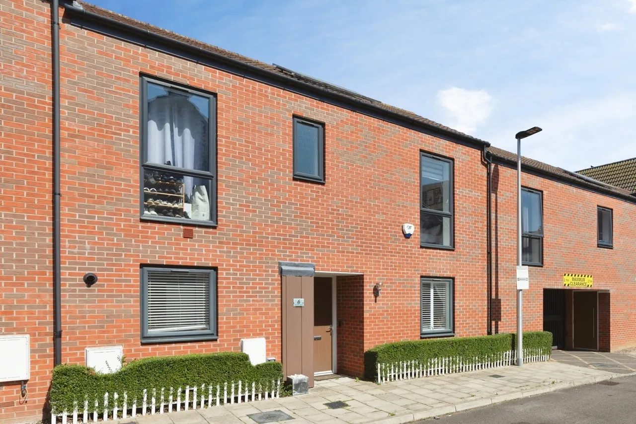Marine Crescent, ILFORD, Essex, IG6, photo 17