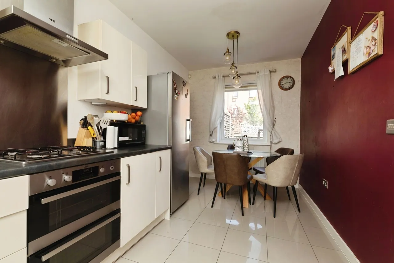 Marine Crescent, ILFORD, Essex, IG6, photo 6
