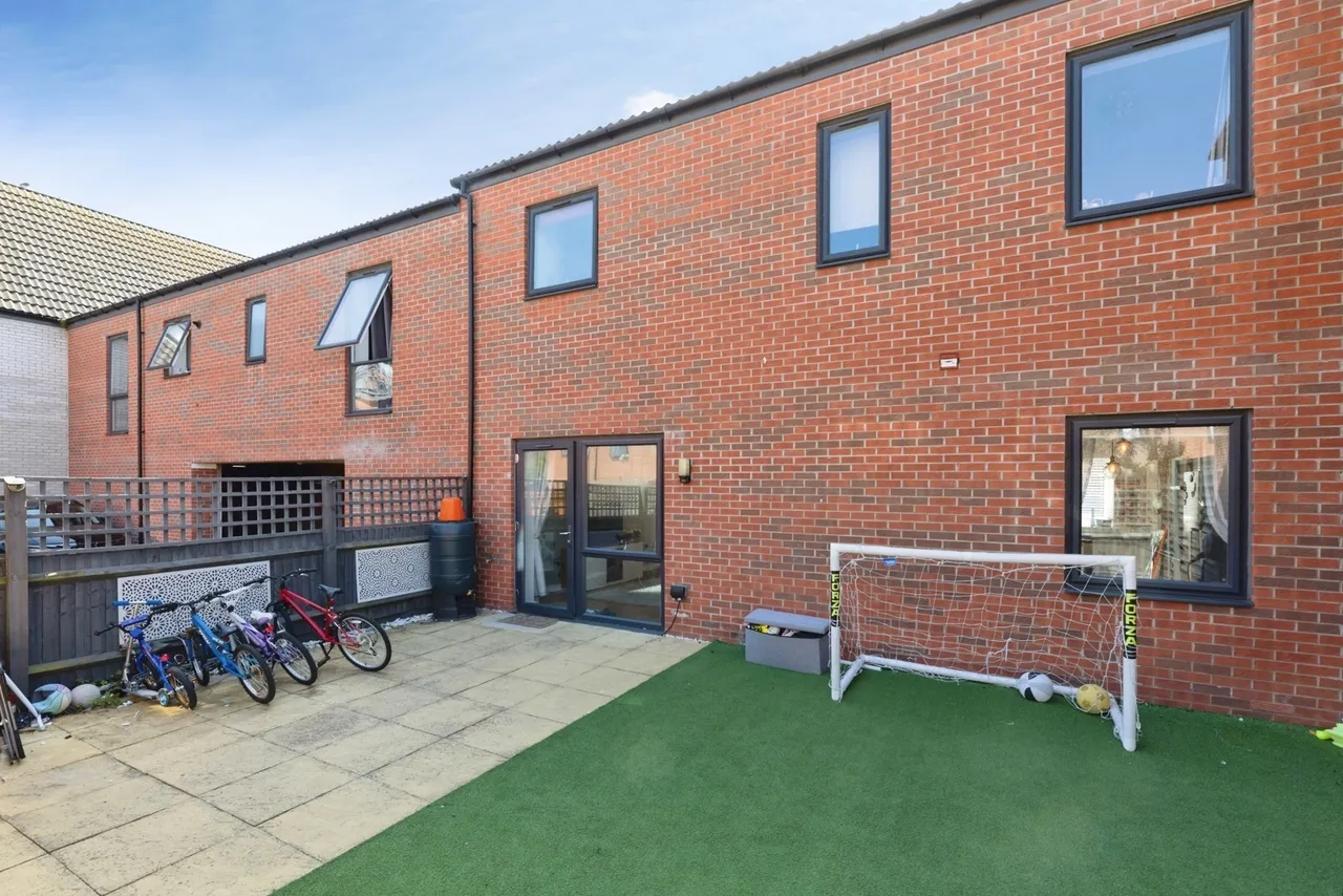 Marine Crescent, ILFORD, Essex, IG6, photo 16