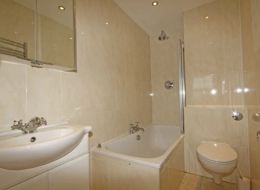 Blenheim Gardens, Kingston Upon Thames, KT2, photo 6