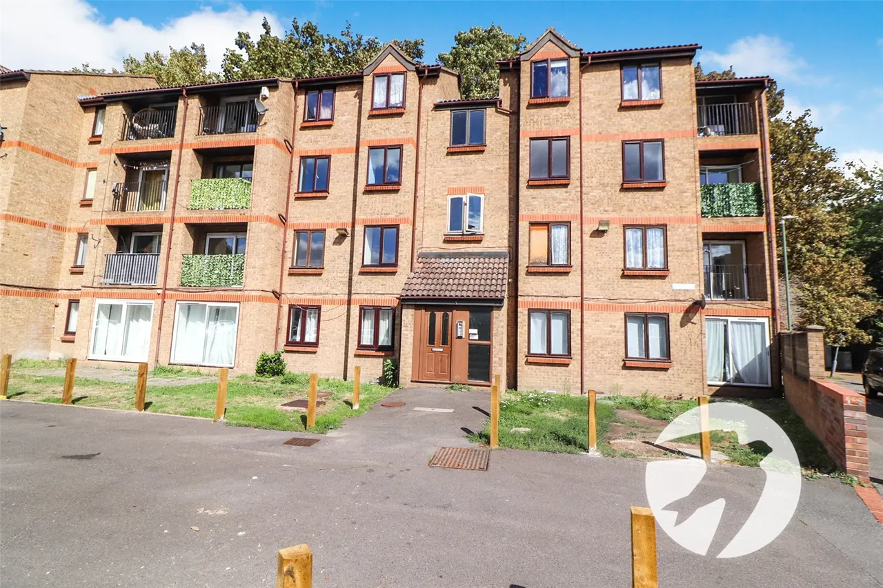 2 bed 2 bedroom property for sale, Sandcliff Road, Erith, DA8