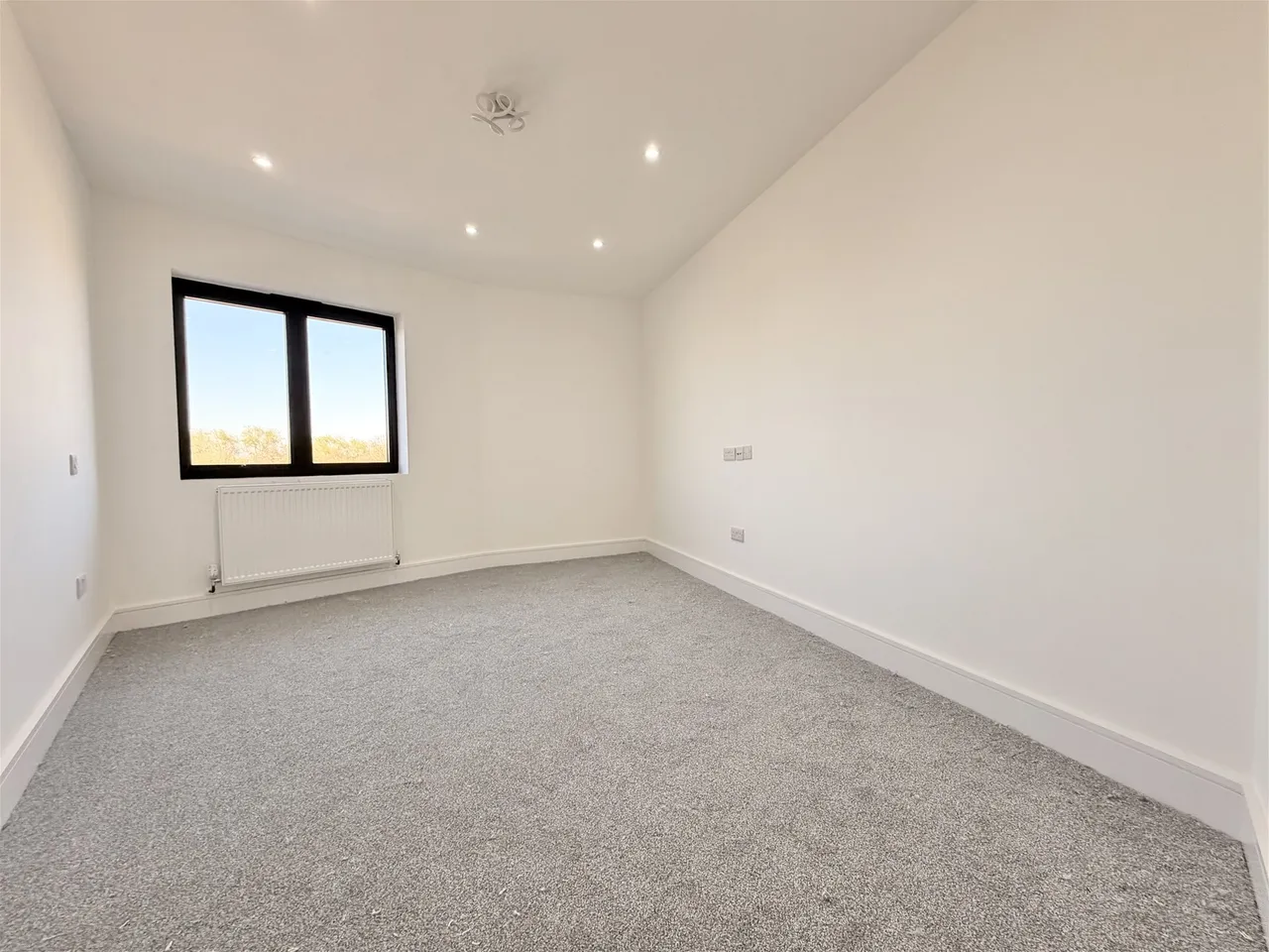 Freshwell Avenue, Romford, RM6, photo 9