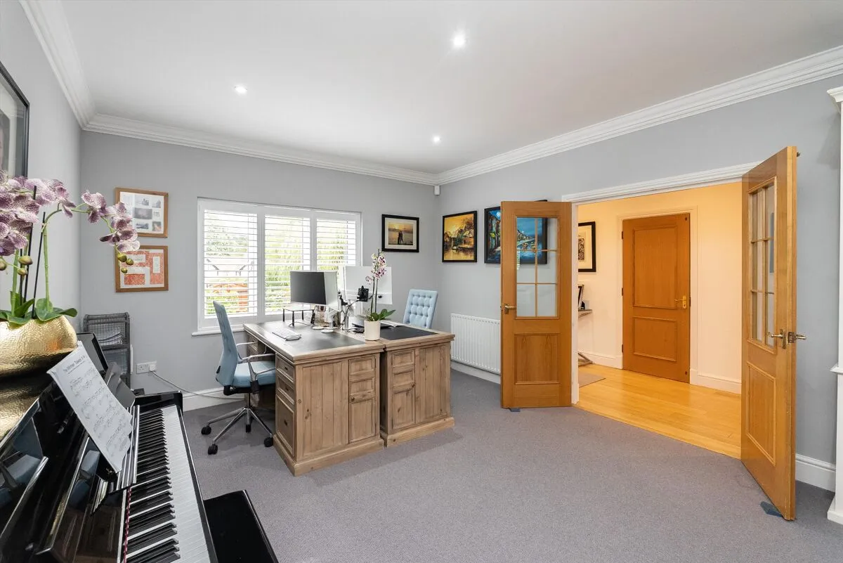 Leatherhead Road, Oxshott, KT22, photo 12