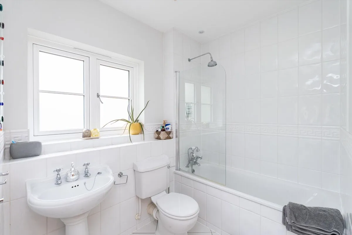 Leatherhead Road, Oxshott, KT22, photo 21