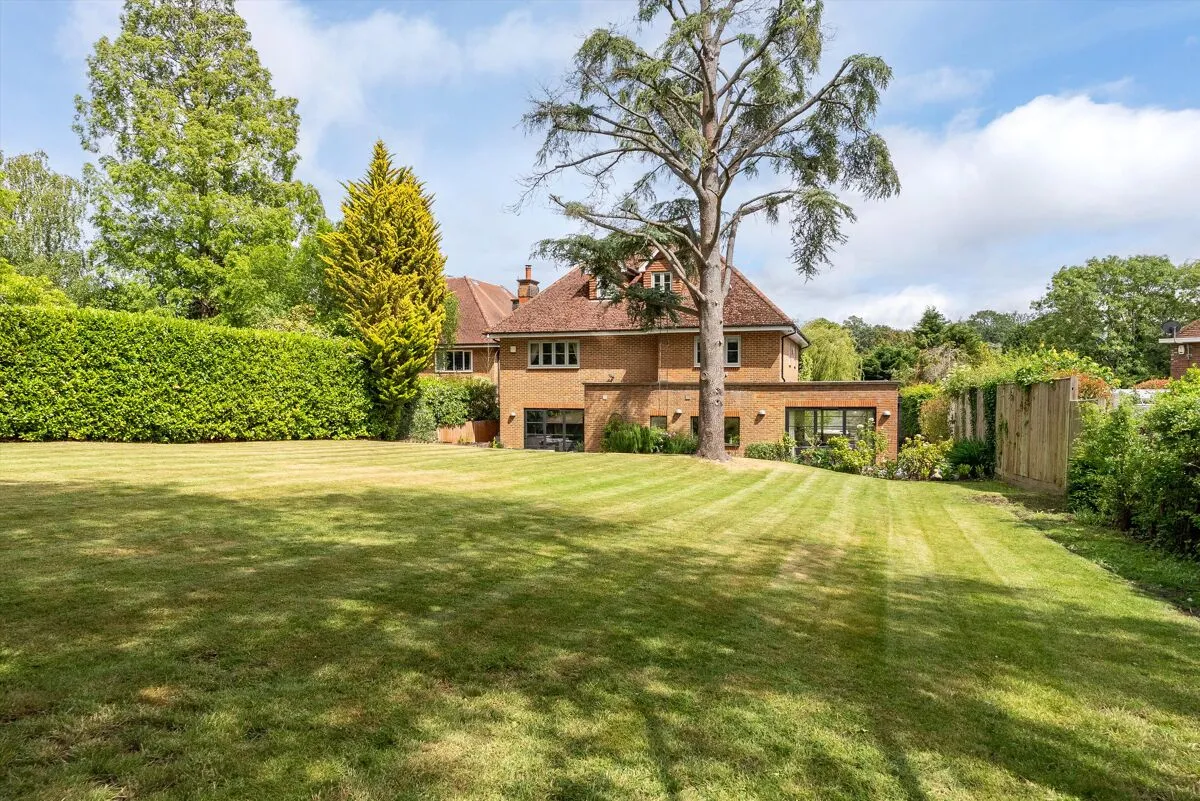 Leatherhead Road, Oxshott, KT22, photo 3