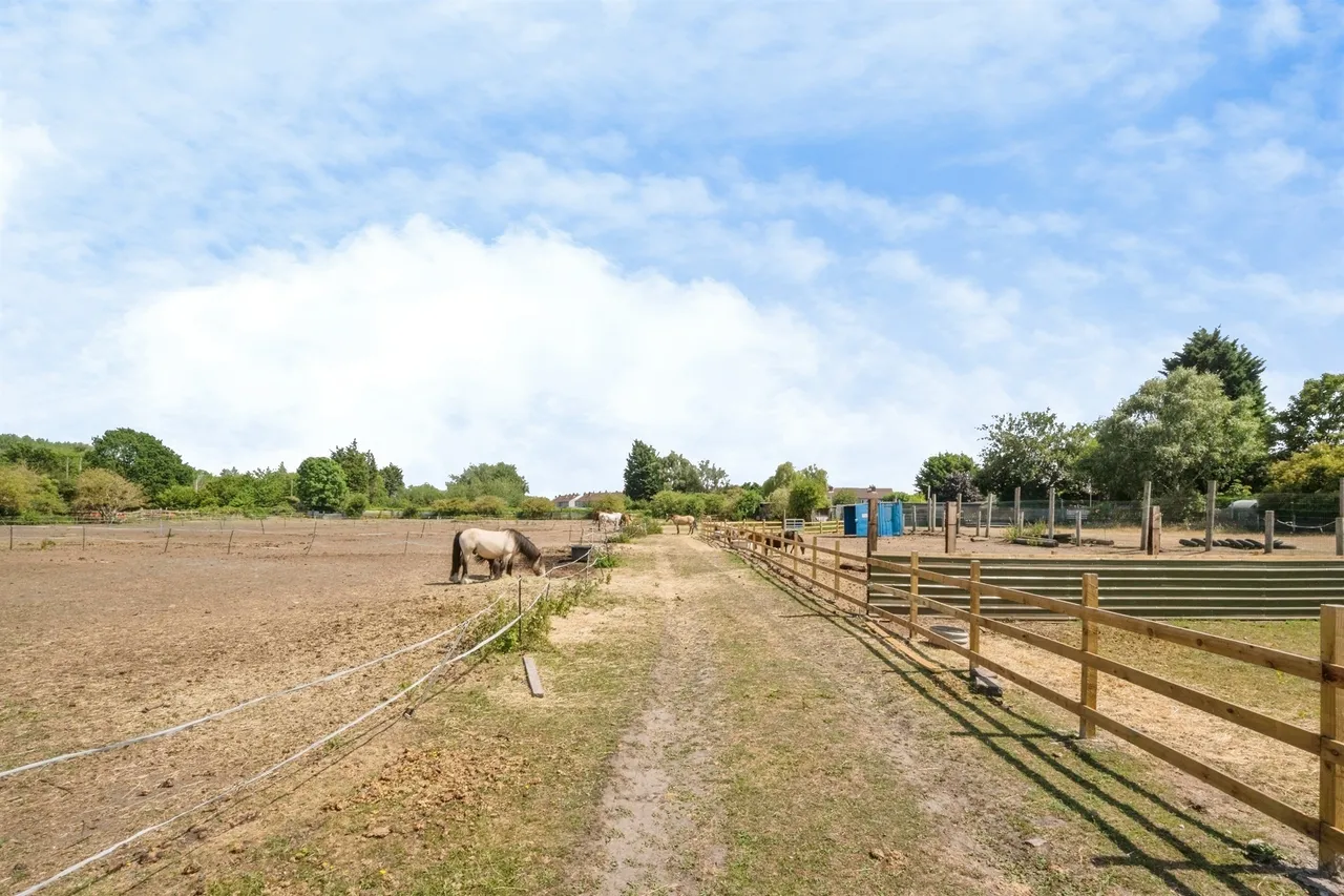 Station Road, Dunscroft, DN7, photo 7