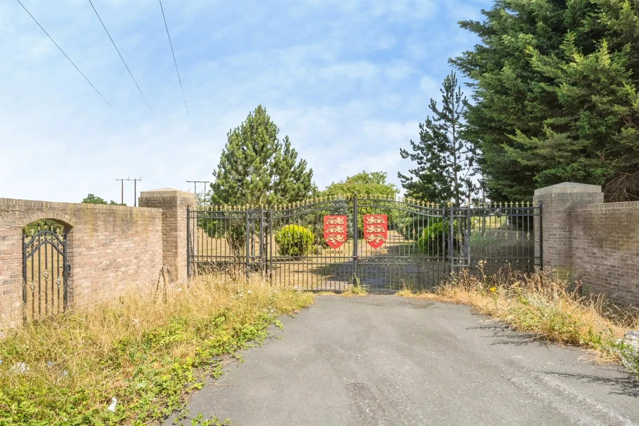 Station Road, Dunscroft, DN7, photo 3