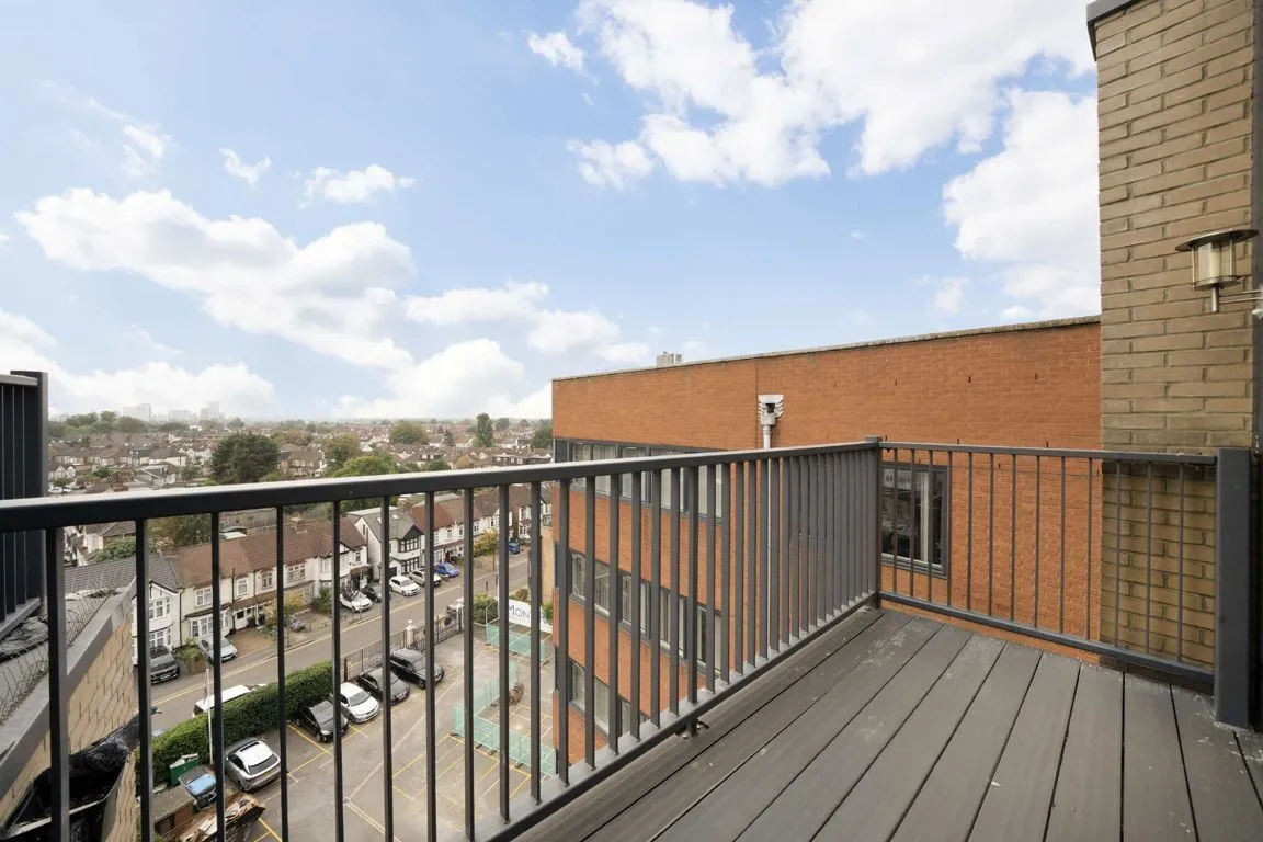 Clarence Avenue, Gants Hill, photo 9