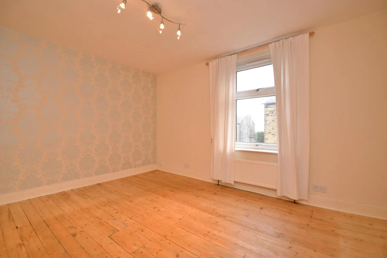 Oakroyd Mount, Pudsey, LS28, photo 5