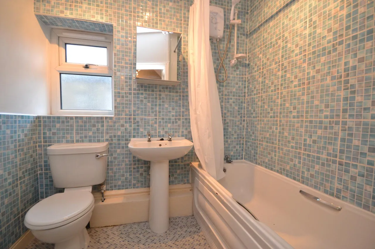 Oakroyd Mount, Pudsey, LS28, photo 6