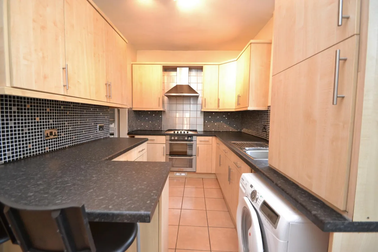 Oakroyd Mount, Pudsey, LS28, photo 3