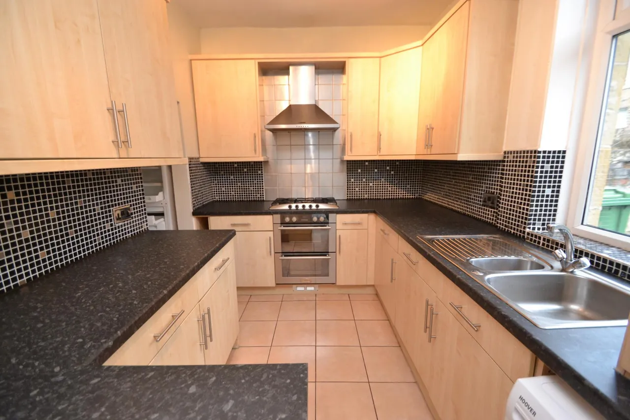Oakroyd Mount, Pudsey, LS28, photo 4