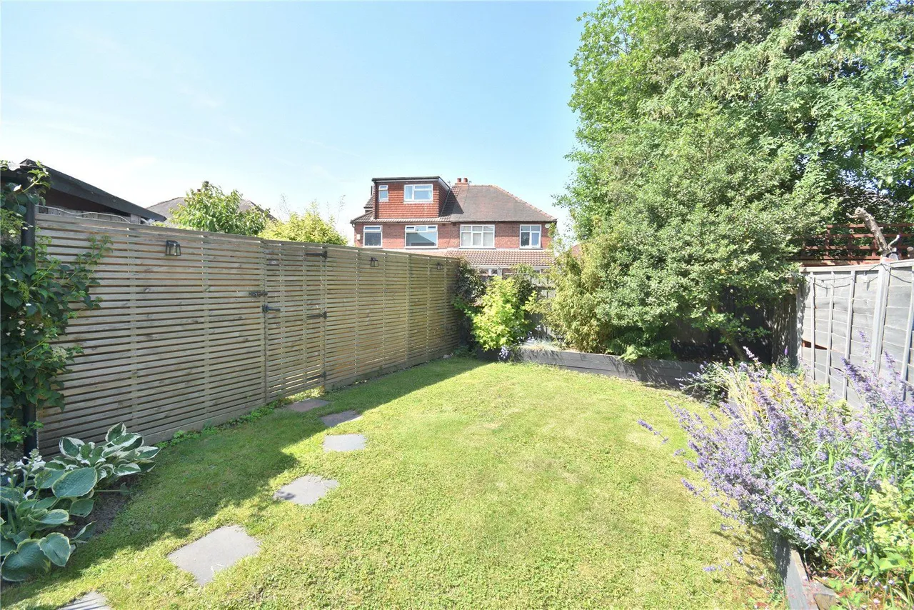 Ring Road, Crossgates, LS15, photo 11