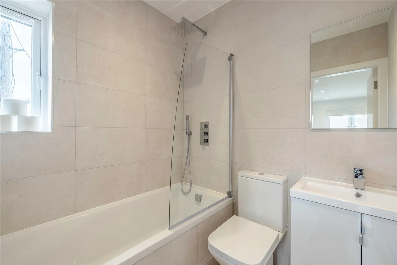 Dedworth Road, Windsor, photo 8