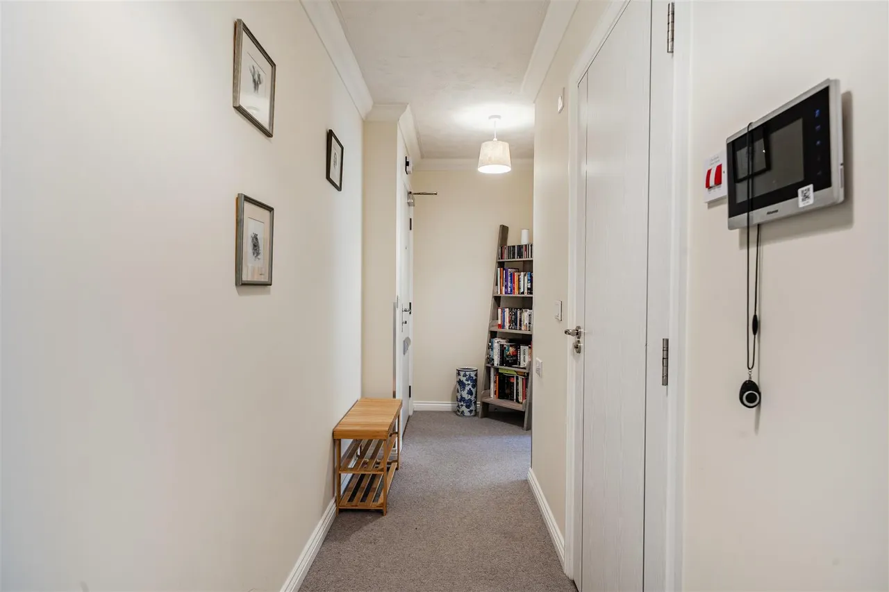 Victoria Road, Farnborough, GU14, photo 10