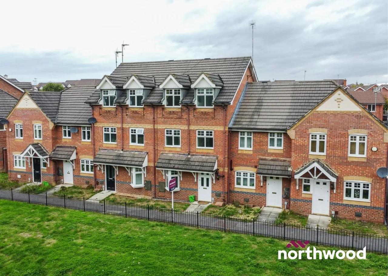 4 bed house to rent, Redwood Drive, Crewe, CW1