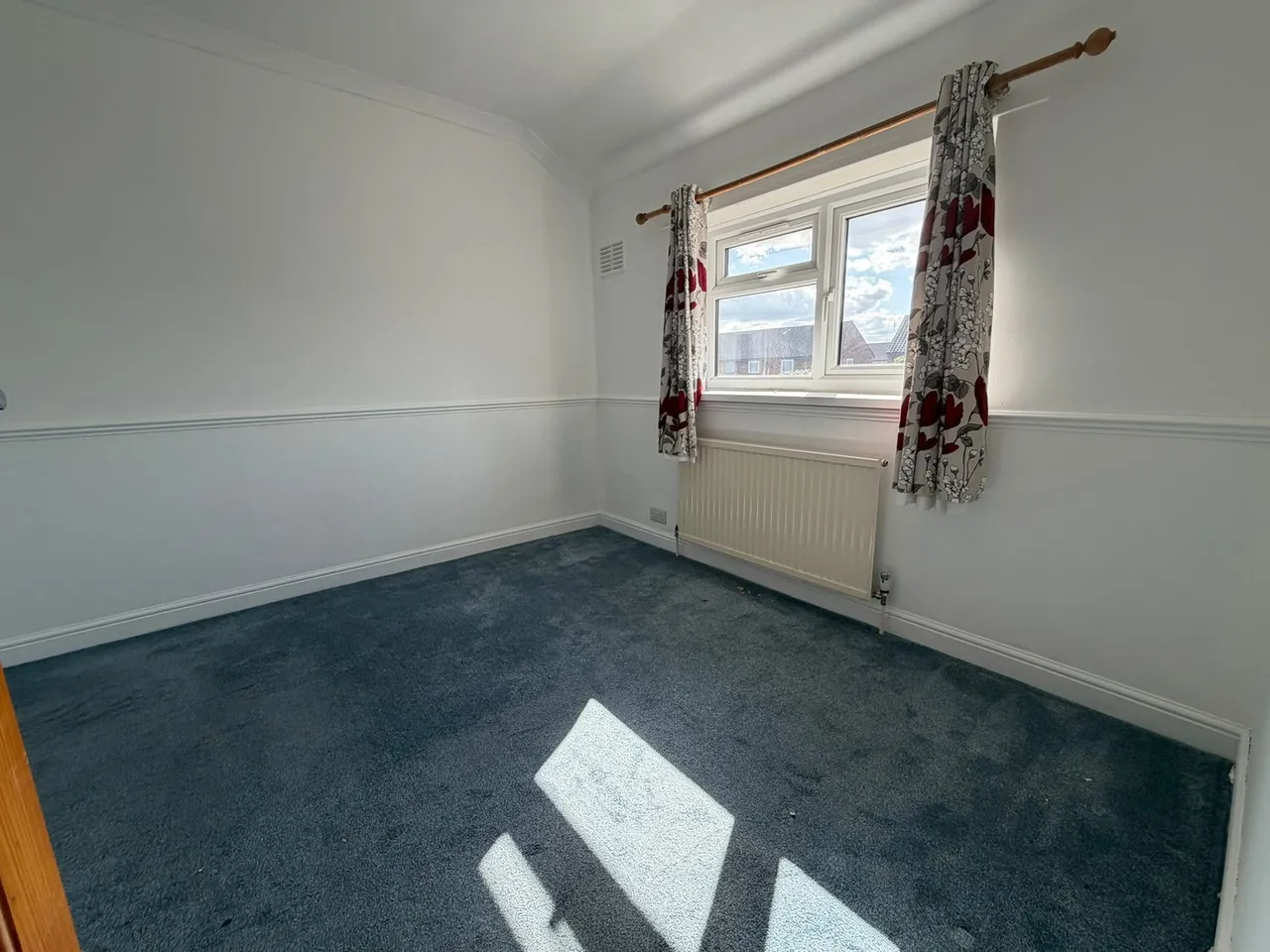 Calverley Crescent, Dagenham, RM10, photo 9