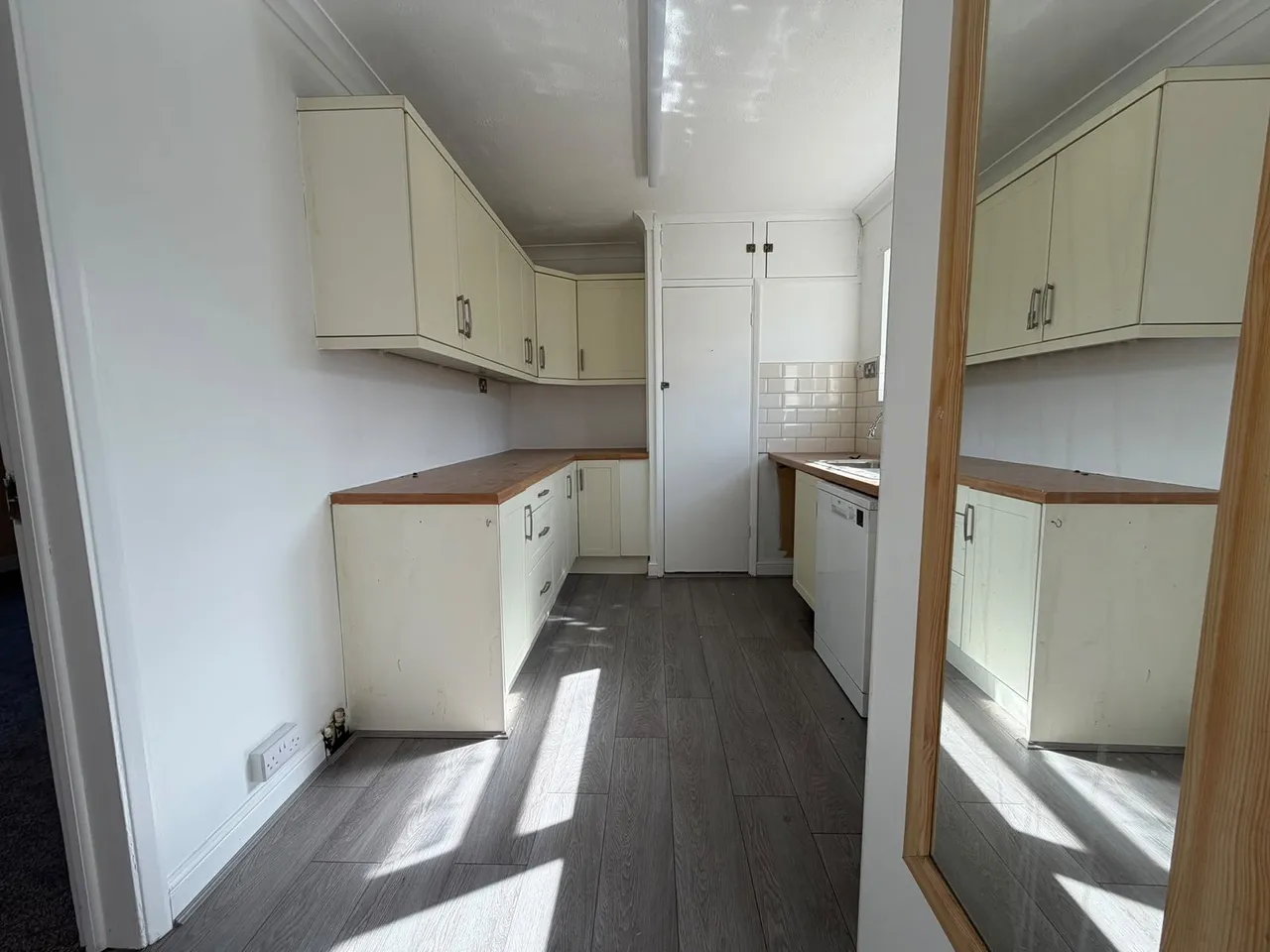 Calverley Crescent, Dagenham, RM10, photo 5