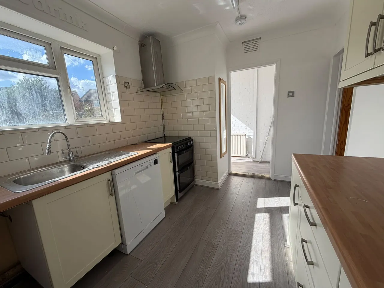 Calverley Crescent, Dagenham, RM10, photo 7