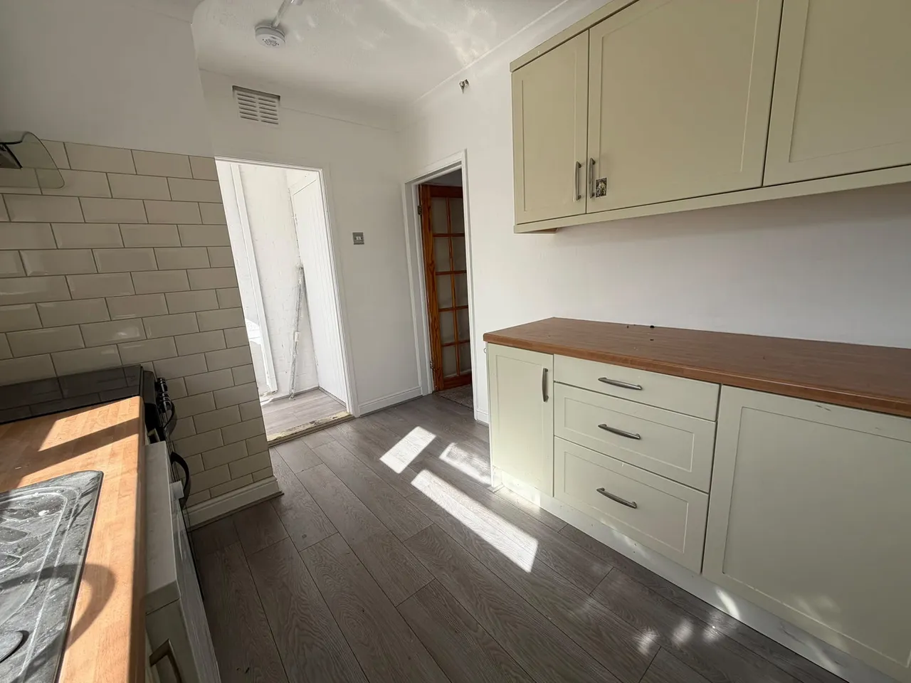 Calverley Crescent, Dagenham, RM10, photo 6