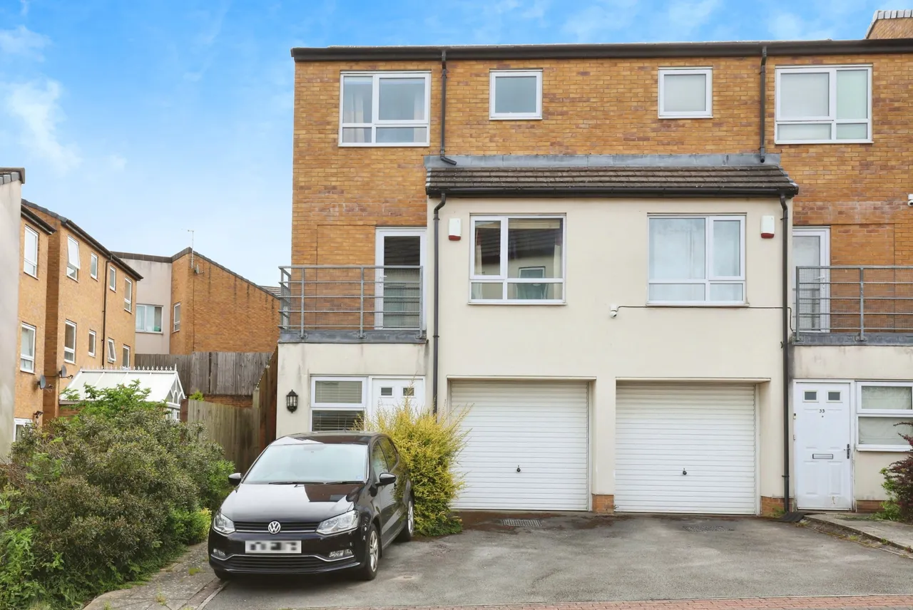 3 bed house for sale — Kenninghall View, Sheffield, South Yorkshire, S2