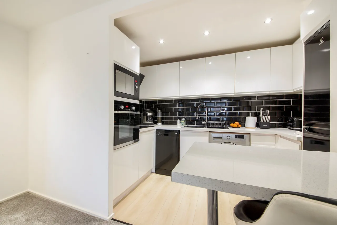 21 Marnham Court, 665 Harrow Road, Wembley, photo 2