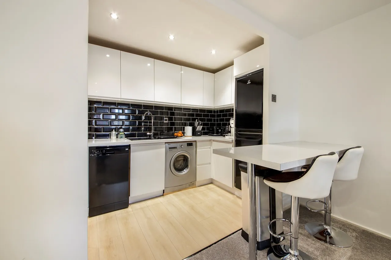 21 Marnham Court, 665 Harrow Road, Wembley, photo 6