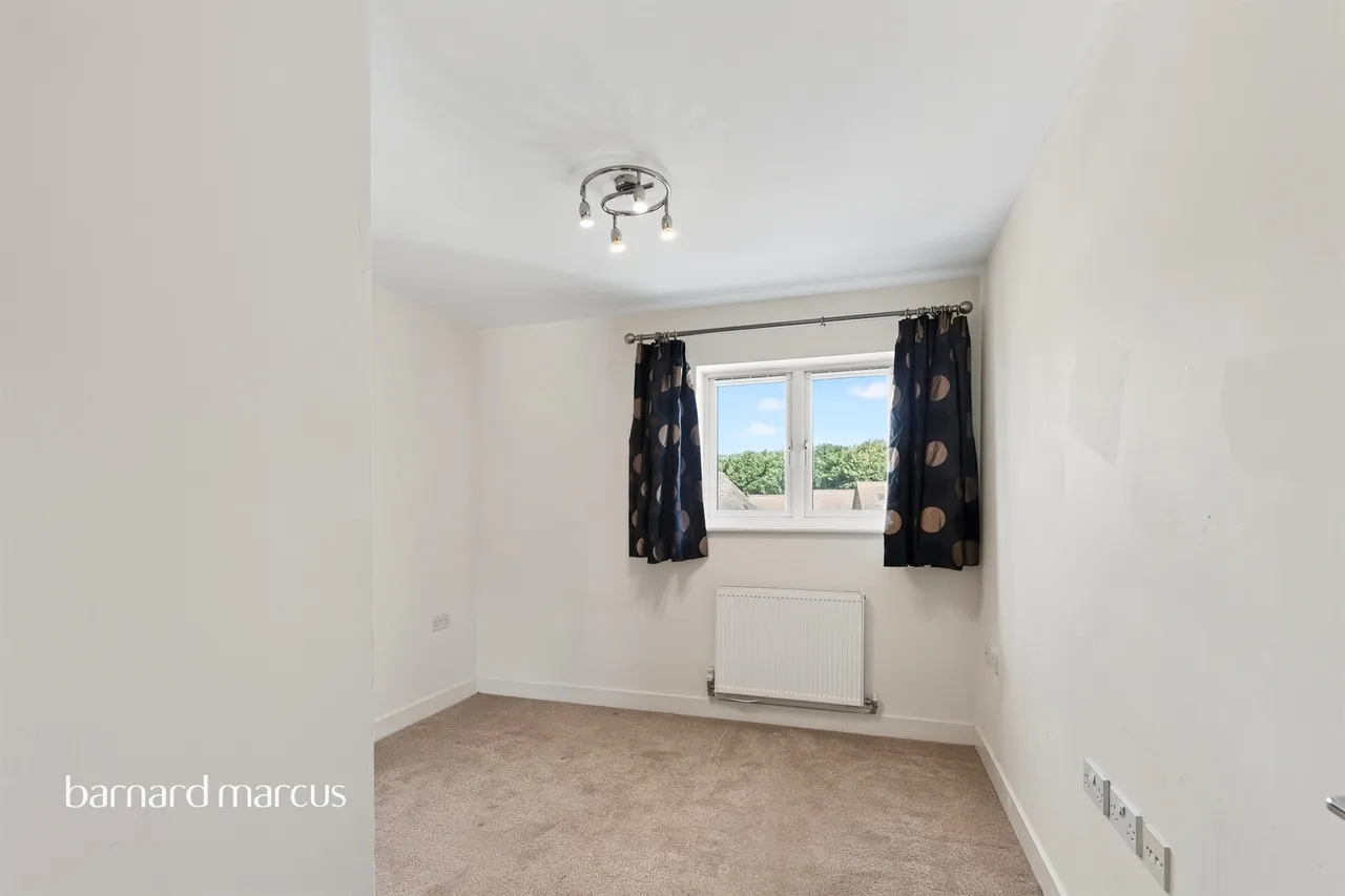 Canalside, Redhill, RH1, photo 8